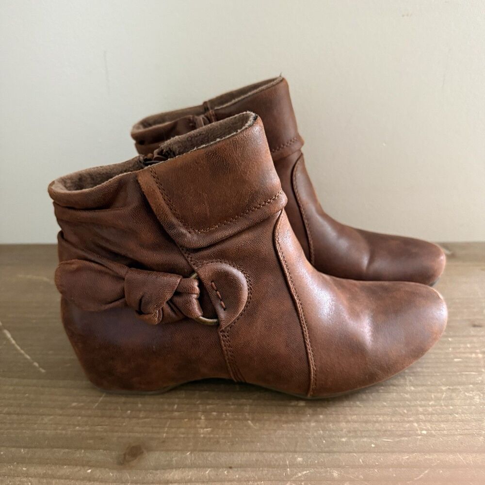 Womens Baretraps Saydie Brown Ankle Boot Hidden Wedge Size 7.5